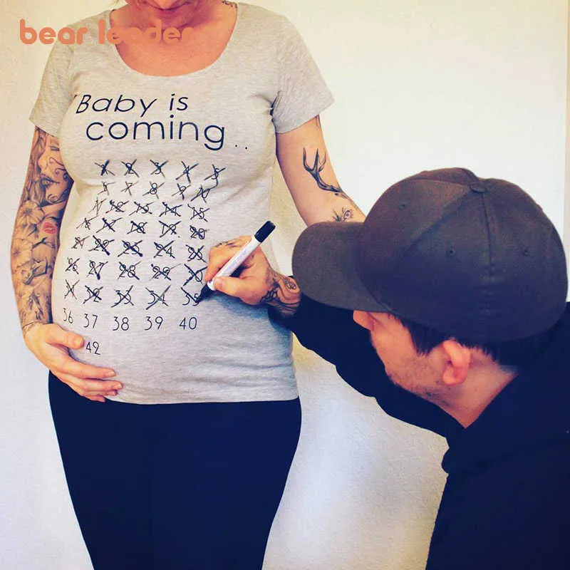 Bear Leader Maternity Summer T-Shirts Baby Is Coming Letter Print Women Pregnancy Clothing Pregnant Tees Mother-To-Be Clothing 210708