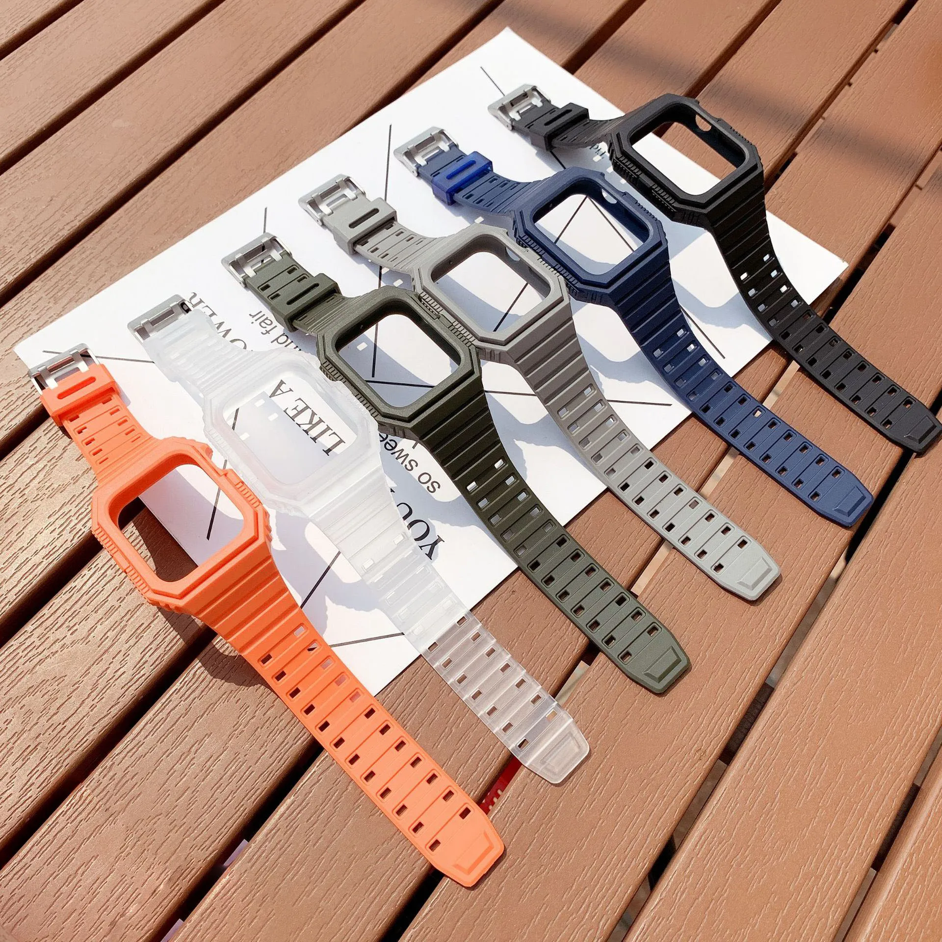 Bracelet et étui en silicone siamois pour Bracelet de montre Apple 44mm 42mm 40mm 38mm Bracelet de sport Bracelet de montre étanche en TPU Iwatch série 6 5 4 SE Wirstbands