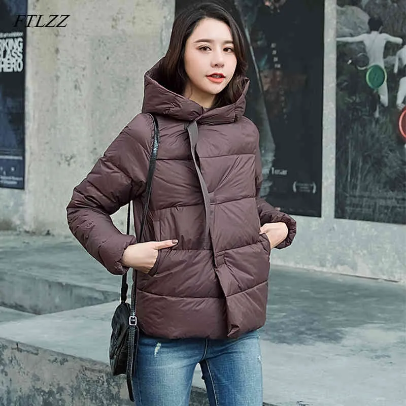 Hiver 90% Ultra Léger Blanc Duvet de Canard Veste Femmes Manteau À Capuche Parkas Chaud Femme Court Neige Outwear 210423