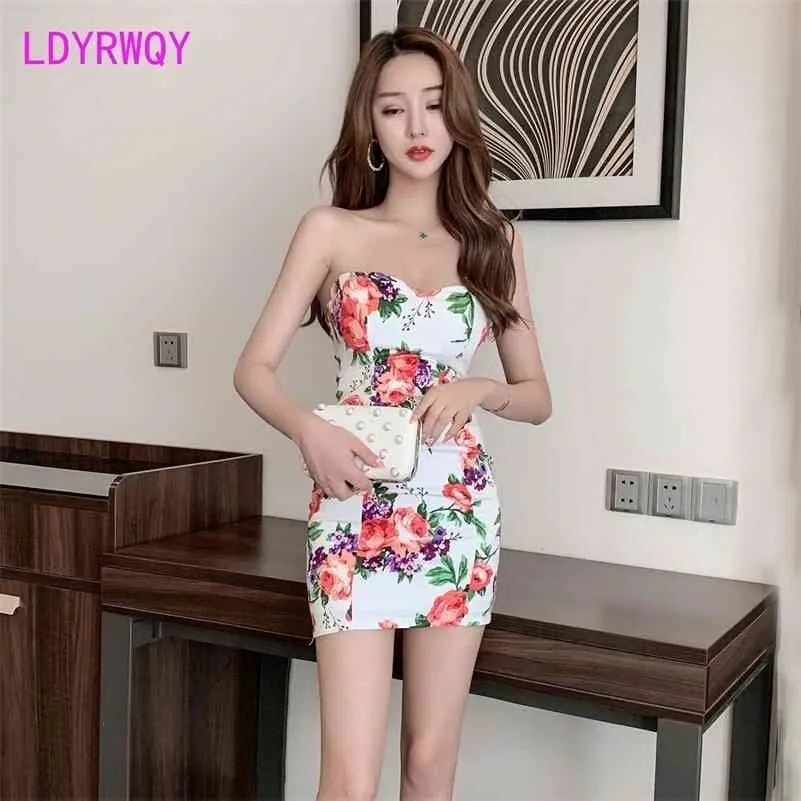 Nightclub Fashion's Moda Low-Cut Slim Hip Temperamento Tube Top Sexy Dress Dress Senhora Senhora Bainha Sem Mangas 210416