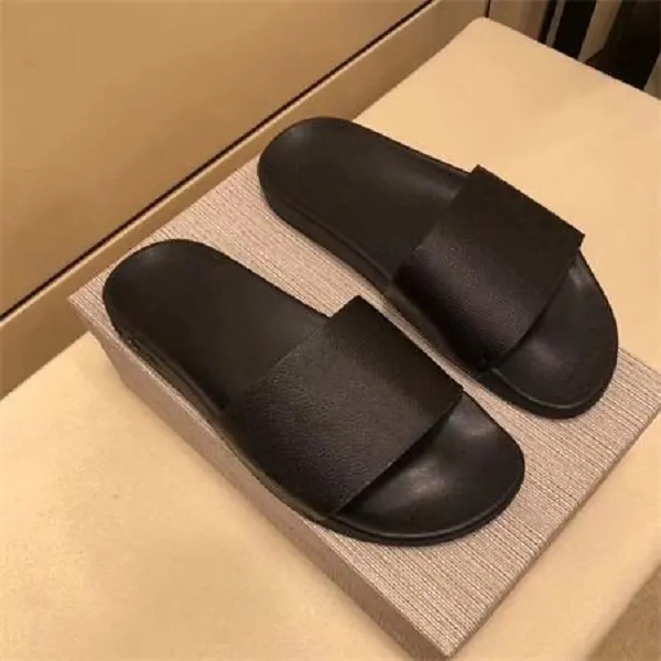 2021 Luxe Designer Tongs Hommes Femmes Sandales D'été Plage Diapositive Pantoufles Dames Sandali Firmati Da Donna Chaussures Classique Laser Coloré 35-45