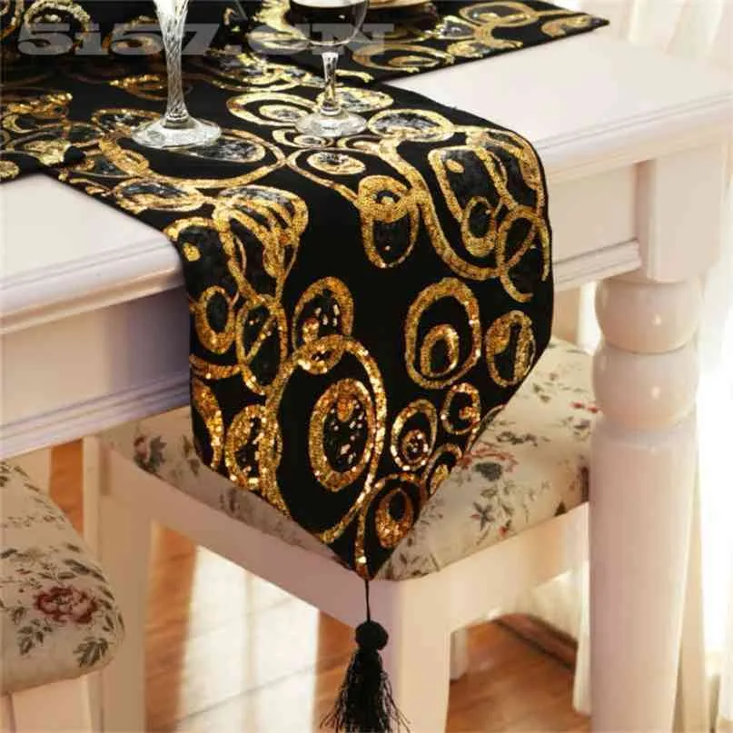 ファッショナブルとシンプルな黒い銀のテーブルの旗テーブルランナーマットの布クリスマスの旗ホームパーティーの装飾赤いランナー210709