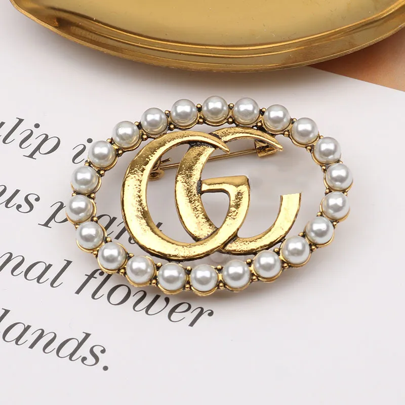 18 -karatowe złoto klasyczne litery broszki retro g luksurys desingers broszka kobiety perłowy kombinezon typu pin moda biżuteria