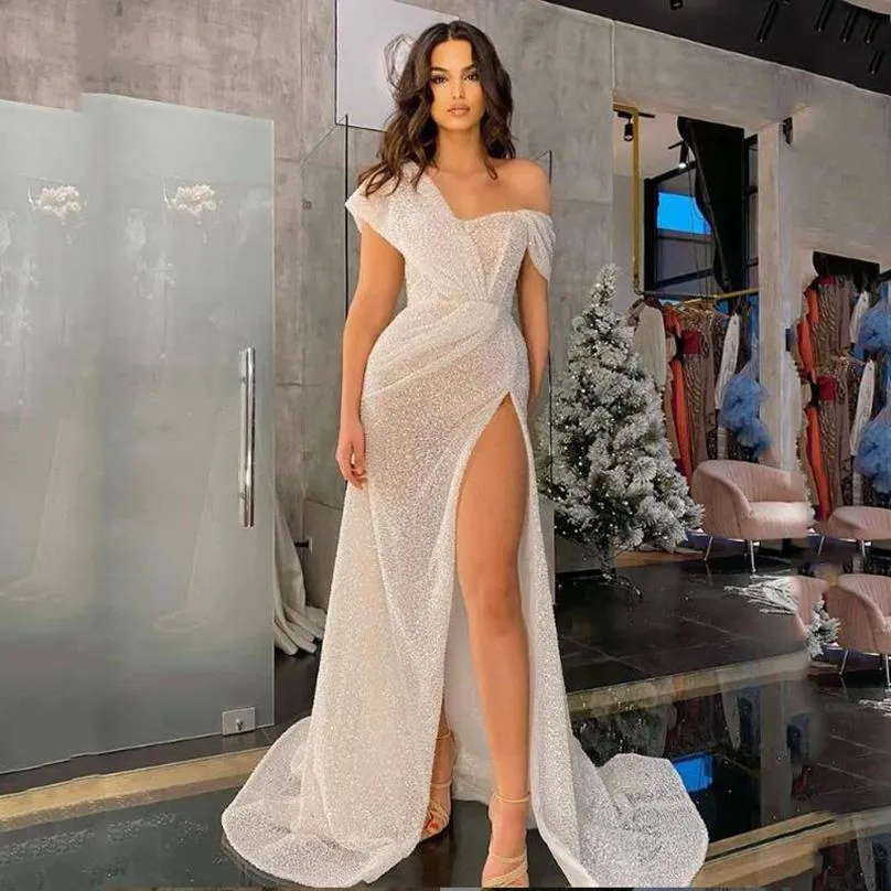 2021 One Axes Sequined Mermaid Evening Dresses Side Split Sweep Train Formell Prom Party Gowns Robe de Soiree