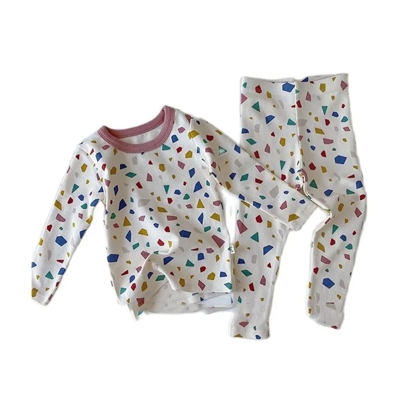 ملابس الأطفال في وقت مبكر الربيع منتجات الأطفال القطن لينة الملونة هندسية المنزل الملابس المنزلية 1017 34 210622