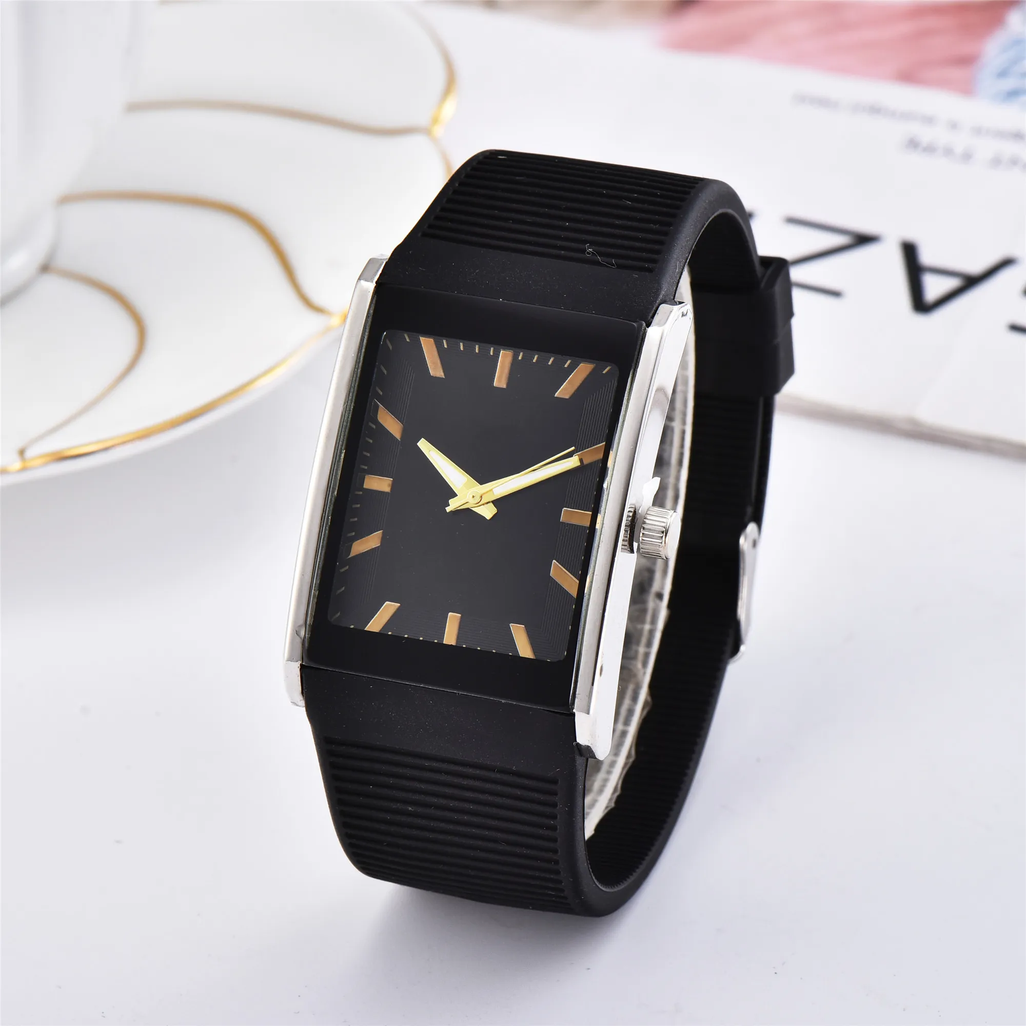 Nowe Popularne Casual Luxury Fashion Man / kobiet zegarek Relojes De Marca Mujer Lady Dress Watch gumką Zegar kwarcowy zegarek wysokiej jakości