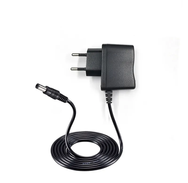 Alimentatore DC 6V 1A Universale Con 8 Adattatori – Ingresso 100-240V, Uscita 5.5x2.1mm, Protezione Da Cortocircuito