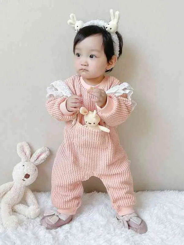 Peninsula Baby Letter Embroidery Eyelet Embroidered Ruffle Trim Thermal Jumpsuit With Doll SHE