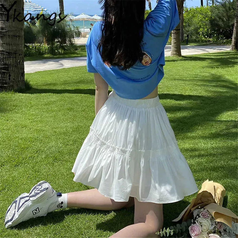 Puffy mini skirt outfit sale