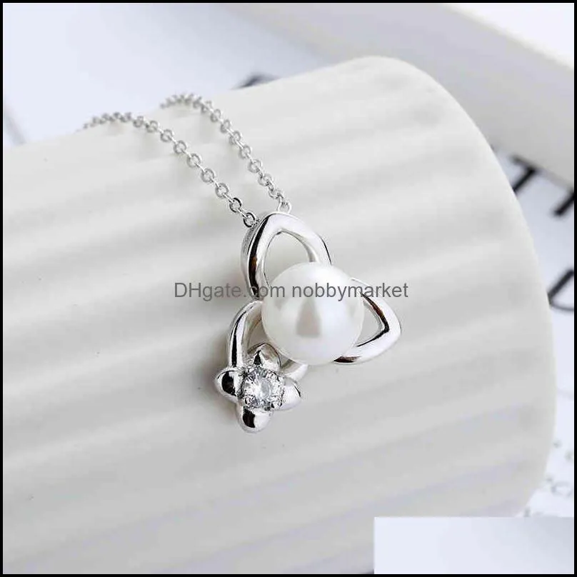 Fanyu City clover Pearl Pendant Necklace Fashion temperament lucky grass clavicle chain gift for girlfriend