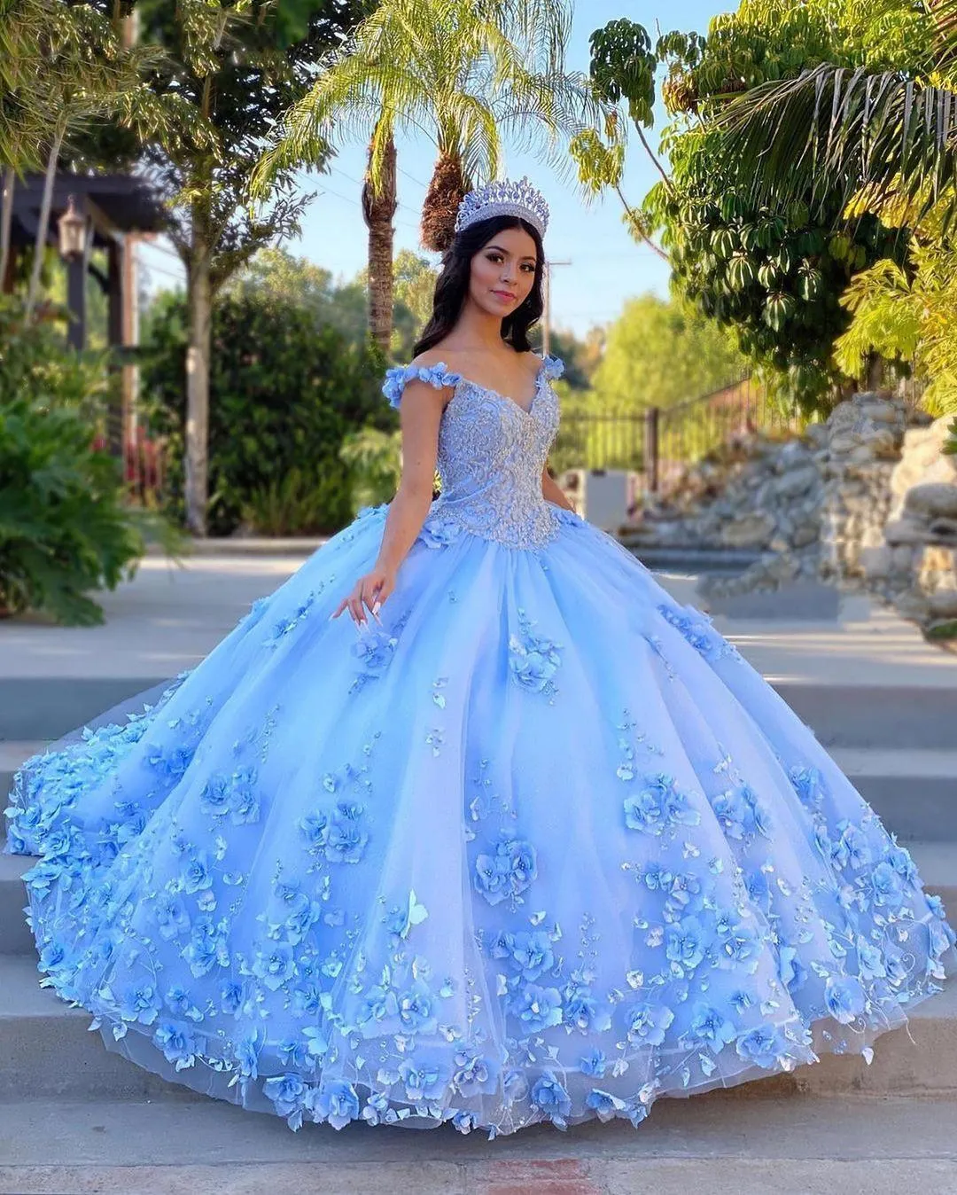 2021 الفاخرة الوردي السماء الأزرق فساتين quinceanera الكرة ثوب قبالة الكتف الرباط يزين كريستال مطرز 3d الزهور الزهور الحلو 16 حزب حفلة موسيقية اللباس فساتين السهرة