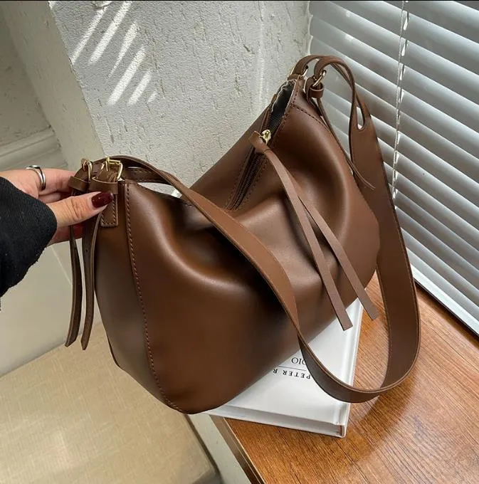 Totes Borsa a tracolla Hobo in pelle morbida da donna grande Designer Borse a tracolla casual tinta unita nere Shopping e viaggi Grandi signore