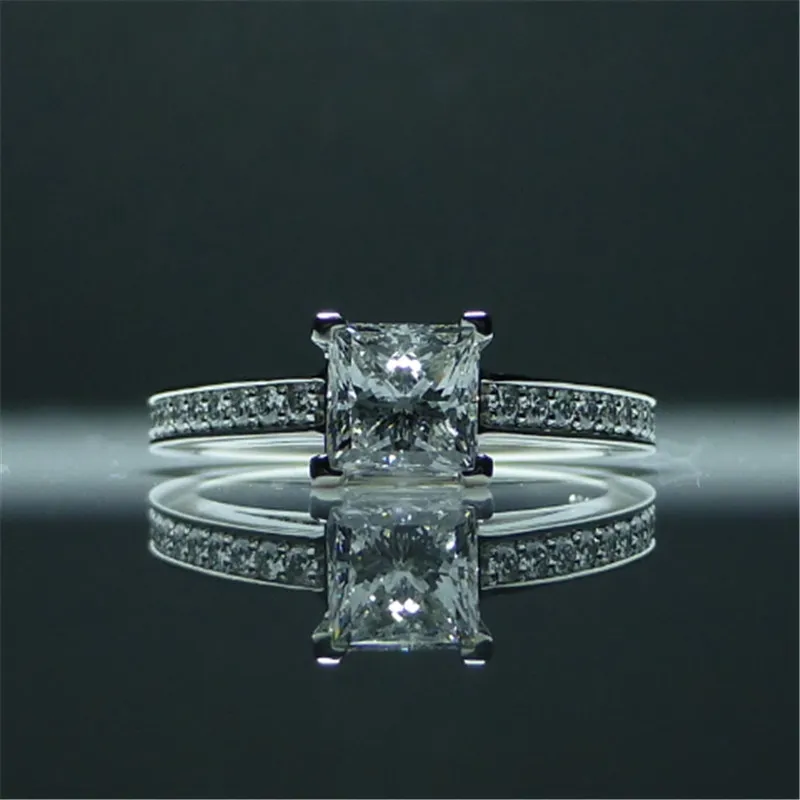 2020 Princesse de luxe Coupe 0.6ct Bague de diamant de laboratoire VRAI 925 Sterling Sterling Engagement Bandes de mariage pour femmes bijoux de mariée