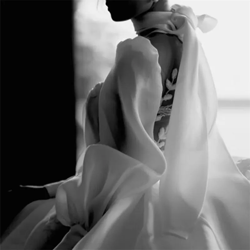 Superbe robe de mariée longue princesse blanche ivoire robes de mariée une ligne pure col haut bouffée manches longues robe de mariée en dentelle fendue Cu238d
