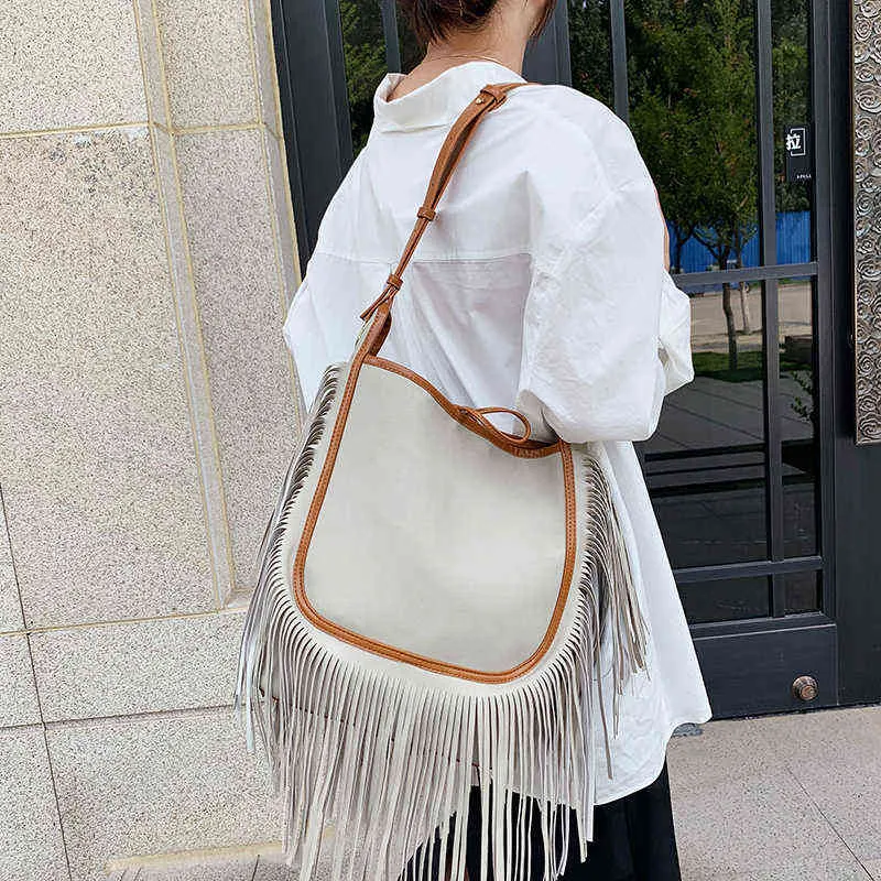 Shoulder Bags Tote Fashion Fringed for Women High Quality Bucket Designer Armpit Crossbody Autumn Handbag Satchel 1122