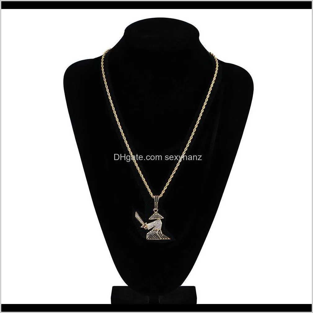 new character warrior holds the sword man pendant necklace the black and white zircons hip-hop necklace