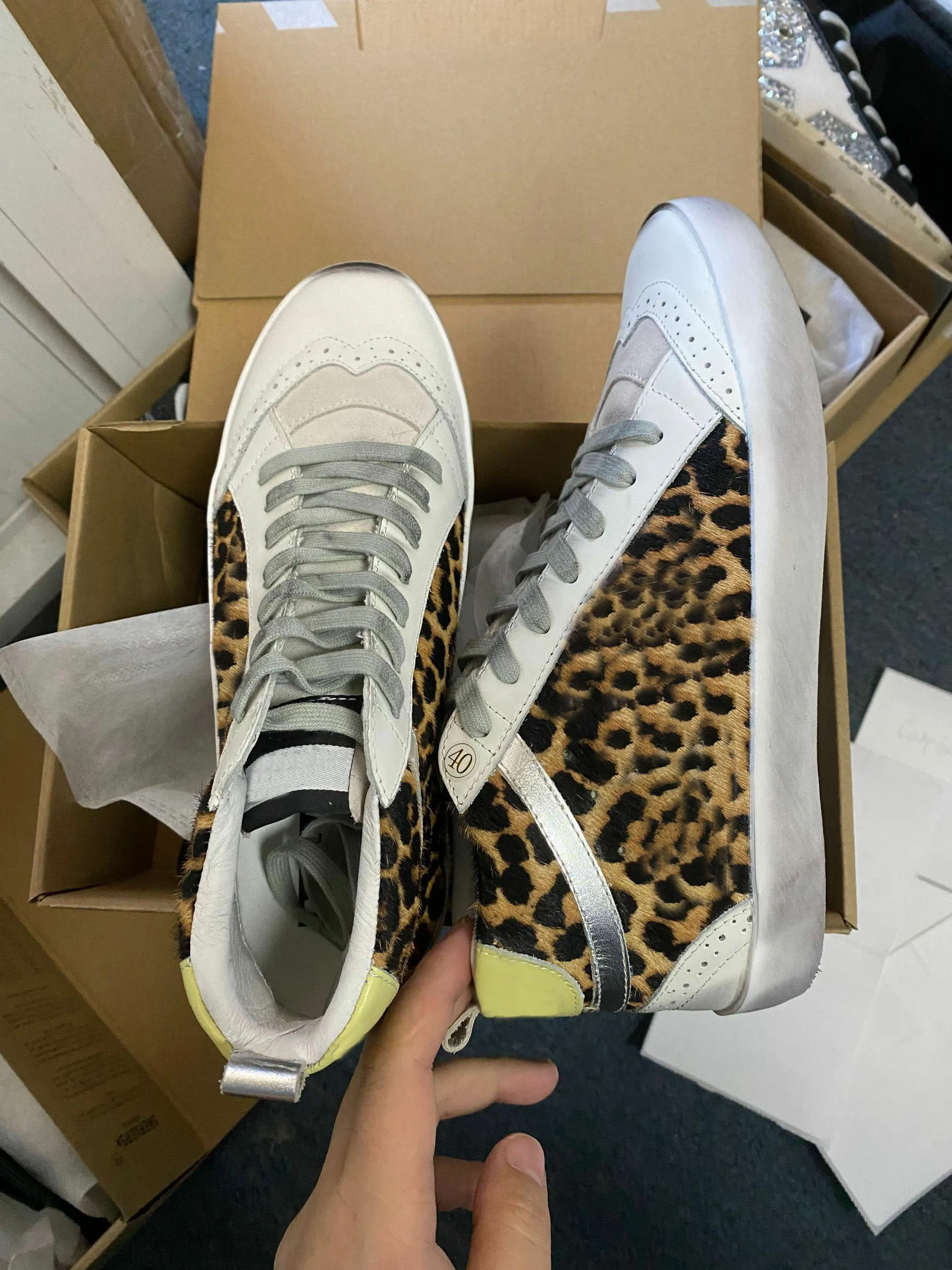 Golden Goode Sneakers Designer Chaussures Golden Mid Star Casual Casual Shoe Lace-Up Sneakers Italy Metallic Disted High Top Suede veau en cuir Snaker Goose's Women 676