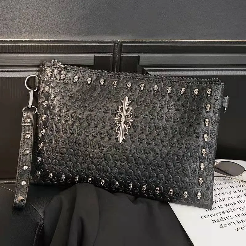 Designer-Umhängetaschen, luxuriöse Umhängetasche für Herren, modische Satchel-Clutch aus weichem Leder, Metallschädel, Punk-Elemente, Umschlagtasche, Niete, Street-Style, HBP