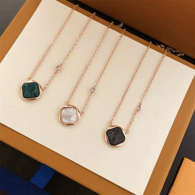 Fashion Jewelry Necklace Luxury Designer Women Pearl Pendant Necklaces With Flowers Pattern 3 Colors Optional Girl Party Gift High329u