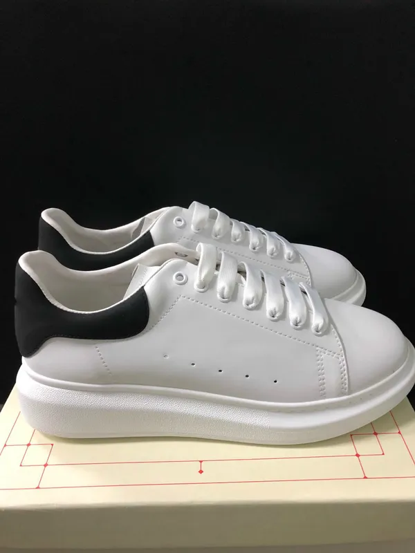 Designer Woman Sneakers Casual Shoes Classic white shoe Luxury Men Trainers Velvet leather tail Thick Bottom Fashion