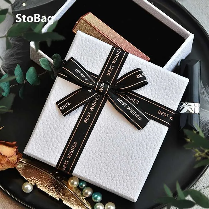 StoBag Small White Thick Valentines Day Gift Box With Ribbon es 10.7x9.8x3.5cm Makeup Packing Decoration 210602