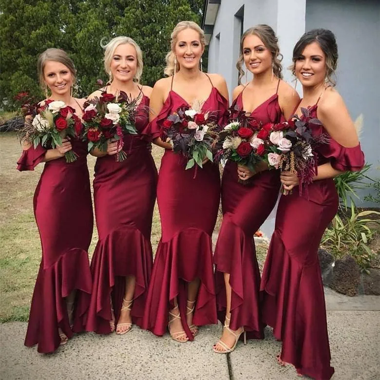 2021 Rustic Country Mermaid Wedding Bridesmaid Dresses Burgundy Spaghetti Straps Backless Prom Party Gowns Hi lo Off Shoulder Maid Of Honor Guest