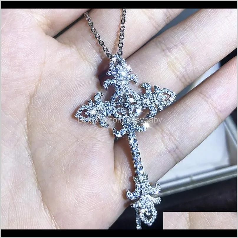 Oaklyn Diamante Buckle Pendant Necklace (Silver) - Culturesse