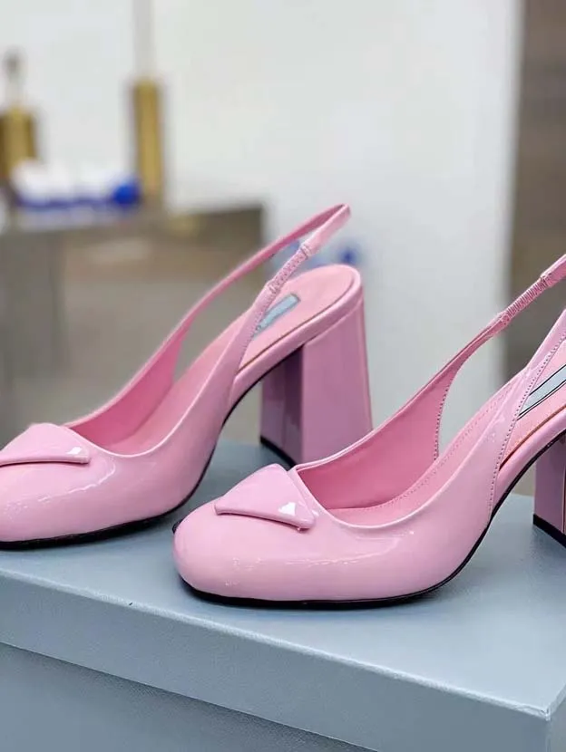2022 ранняя весна туфли классические сандалии свадебные туфли женские 4 цвета партии толстый каблук плоский верх роскошный дизайнер стандартные размеры 35-41