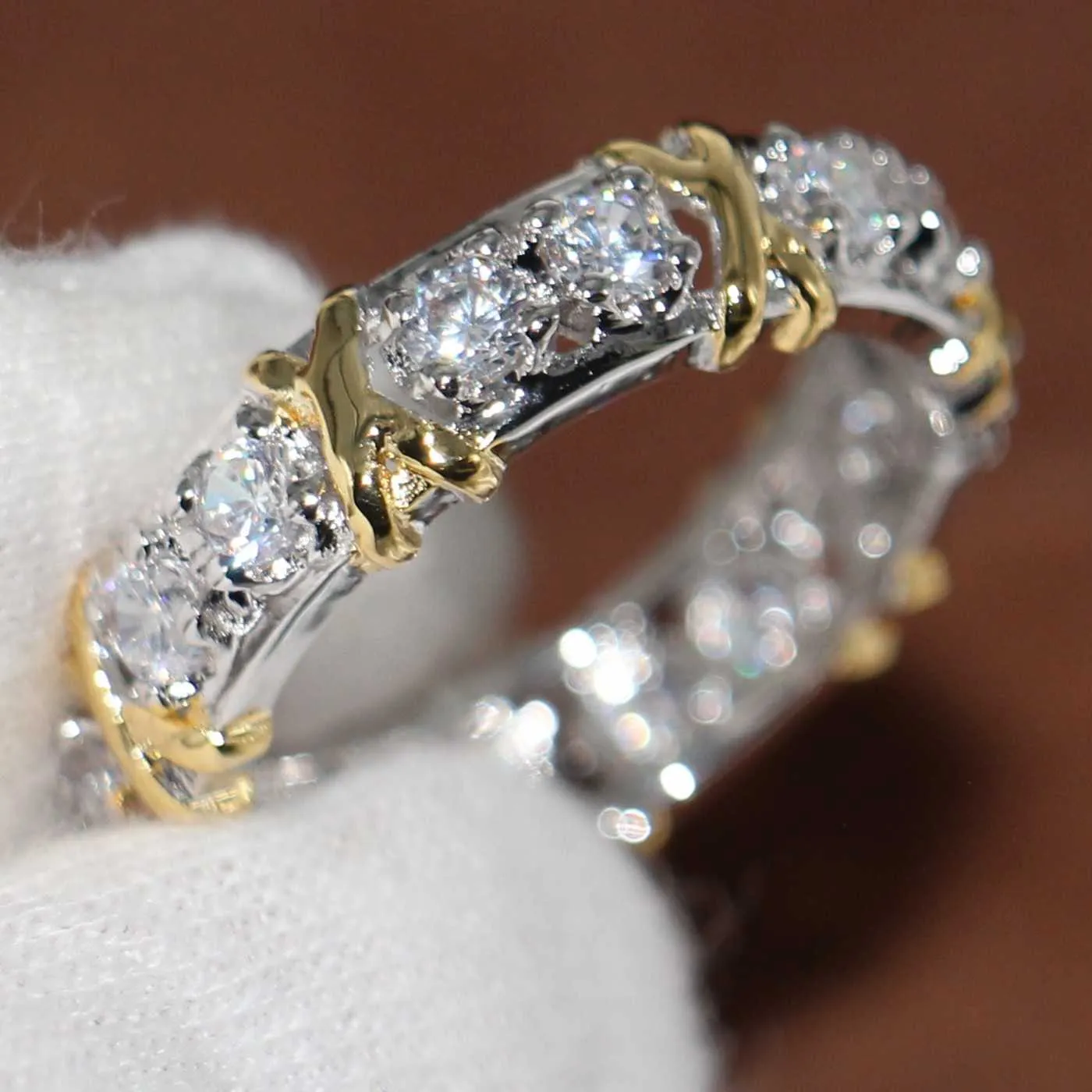 Professionele gesimuleerde diamant 10kt Whiteyellow Gold Filled Wedding Band Cross Ring Size 5-11