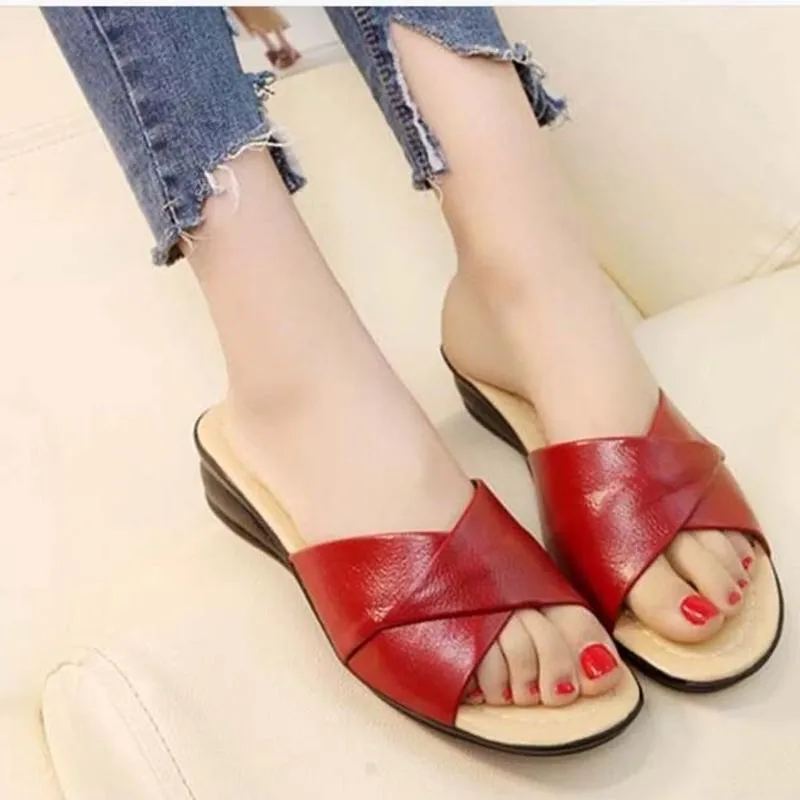 Slippers Summer Outdoor Platform 2021 Fashion Wedge Leather Leather Rubber Peach Sandals Roman Style بالإضافة إلى أحذية النسائية الحجم