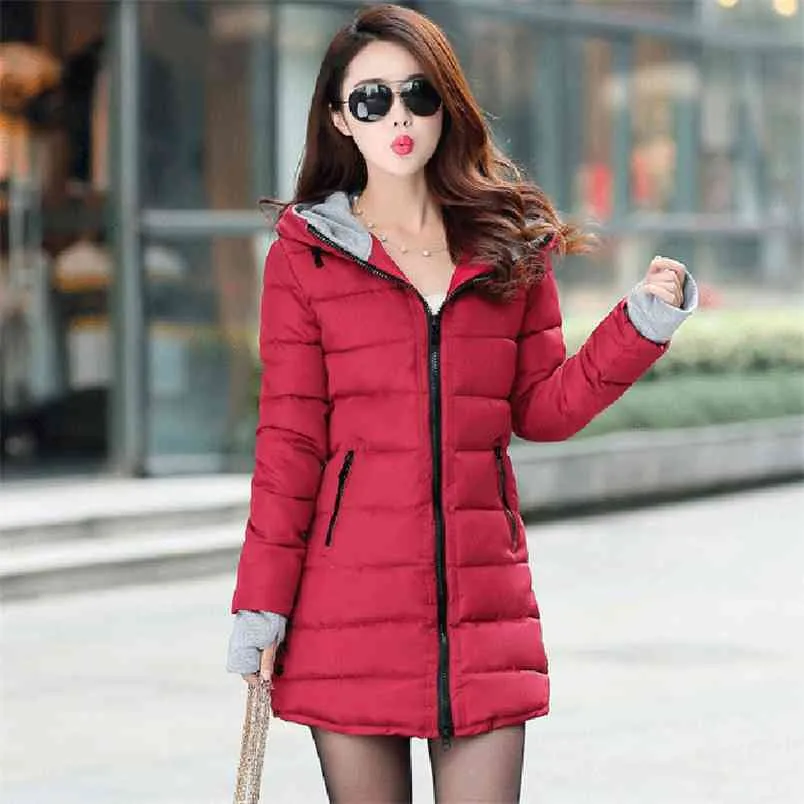 Korea Mode Kvinnor Vinter Jackor Hooded Slim Bomull Polded Kvinna Långt Rad Varm Tjockad Casual Parkas Plus Storlek D247 210512