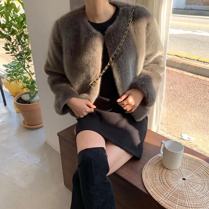 Kvinnors Fur Faux Lucyever Light Grey Mink Jacket Kvinnor Vinter Varm O-Neck Plush Coat Kvinna Koreansk Style Wide-Waisted Furry Outwear