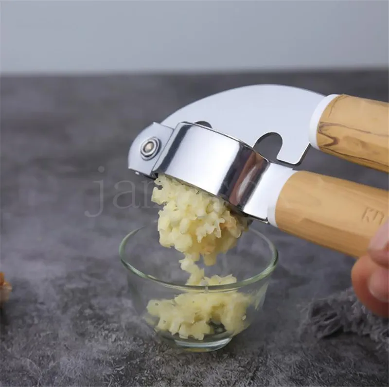 Kitchen Tools Stainless Steel Garlic Press Mini Quick Manual Garlics Machine Household DD078