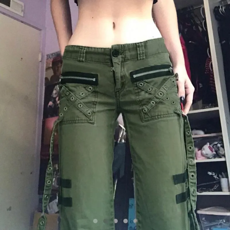 Solid Ladies Bottle Green Cargo Pant, Regular Fit, Waist Size: 32.0 at Rs  395/piece in Vasai Virar