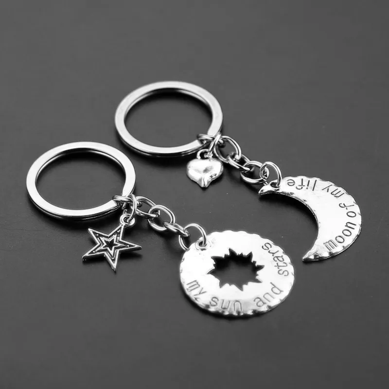 Par Keychain 1 Par Hishers Khal Khaleesi Key Ring Moon of My Life My Sun Stars Pendant KeyRing för älskare