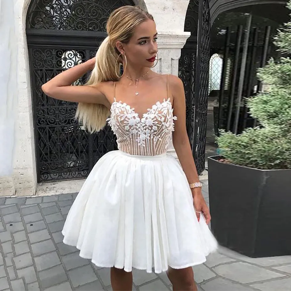 Ucuz Kısa Balo Elbise Spagetti Kayışı Şifon Dantel Kokteyl Elbiseler Mini Beyaz Mezuniyet Abiye Abendkleider 2021
