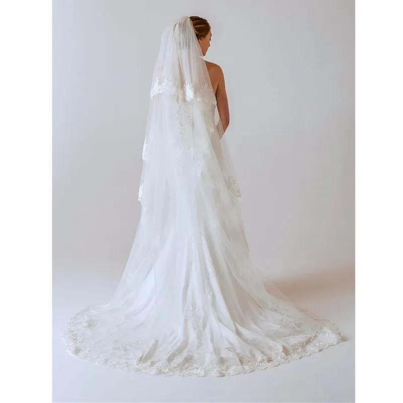 Nowe akcesoria ślubne Biały / Ivory Fashion Veil Ribbon Edge Krótkie dwie warstwowe welony ślubne z grzebieniem wysokiej jakościCW0013