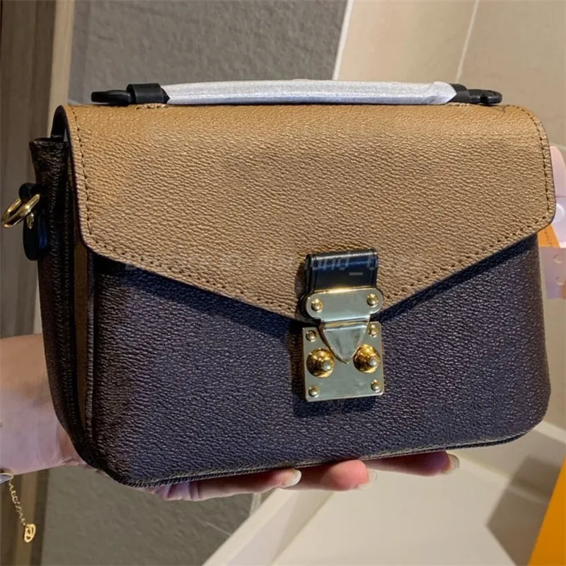 Lady Wallet Shoulder Crossbody Chain Bag Totes Square Letter Messenger Purse Handbag Fanny Tote Wallets Backpack 2021 Women Luxurys Designers Bags Handbags Purses