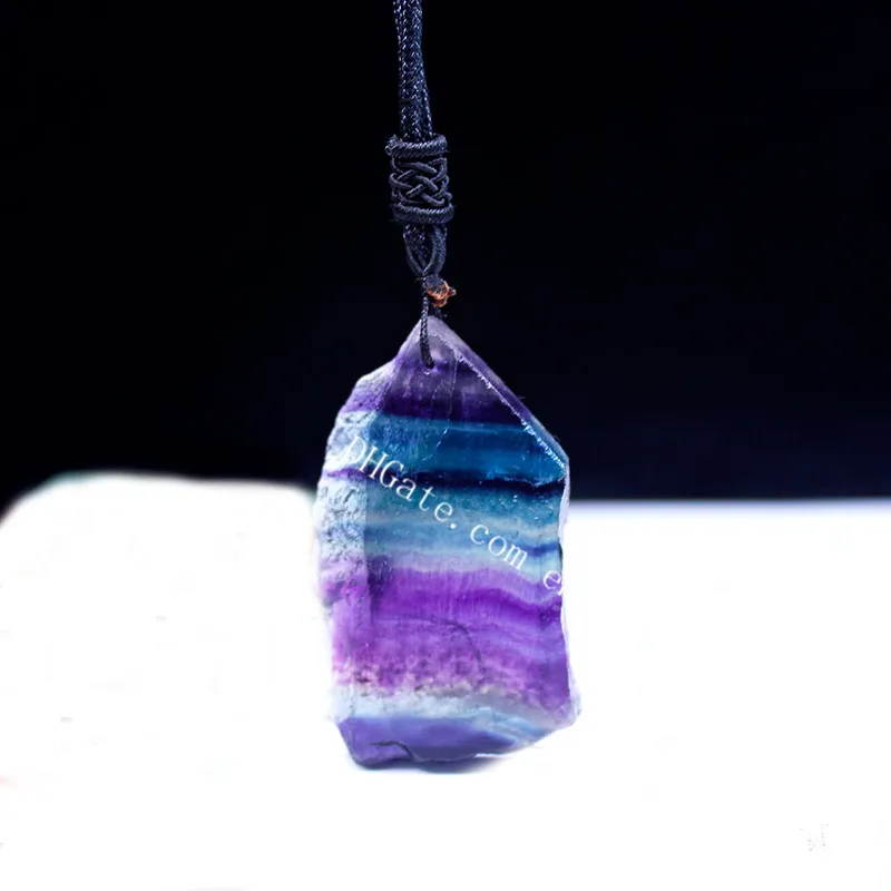 Hand gepolijst onregelmatige natuurlijke regenboog fluoriet slice hanger genezing reiki kleine gestreepte edelstenen kristal liefde hart ketting met verstelbare nylon koord Unisex