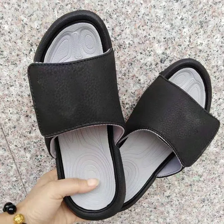 designer sandaler för män lyx skor glidor sommar mode platt tjocka sandaler vit röd svart grön kvinna strand slipper flip par flop