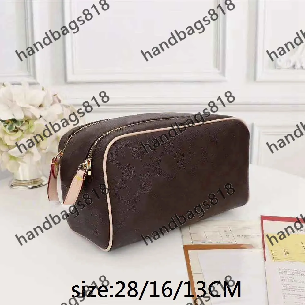 Femmes Sac cosmétique Sacs célèbres Maquillage Dames de toilette 2021 Sacs à main Motif Fleurs à carreaux Sacs en cuir PU de couleur unieJaponais et Ko289W