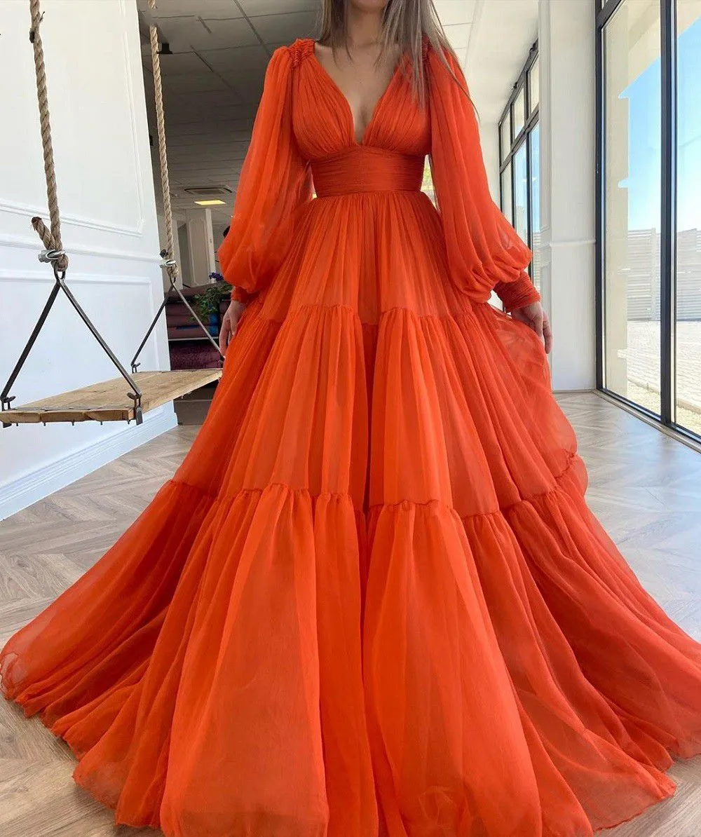 2022 Ballkleider mit langen Puffärmeln, orange Chiffon, formelle Abendparty-Kleider, Schönheitswettbewerb-Kleid nach Maß