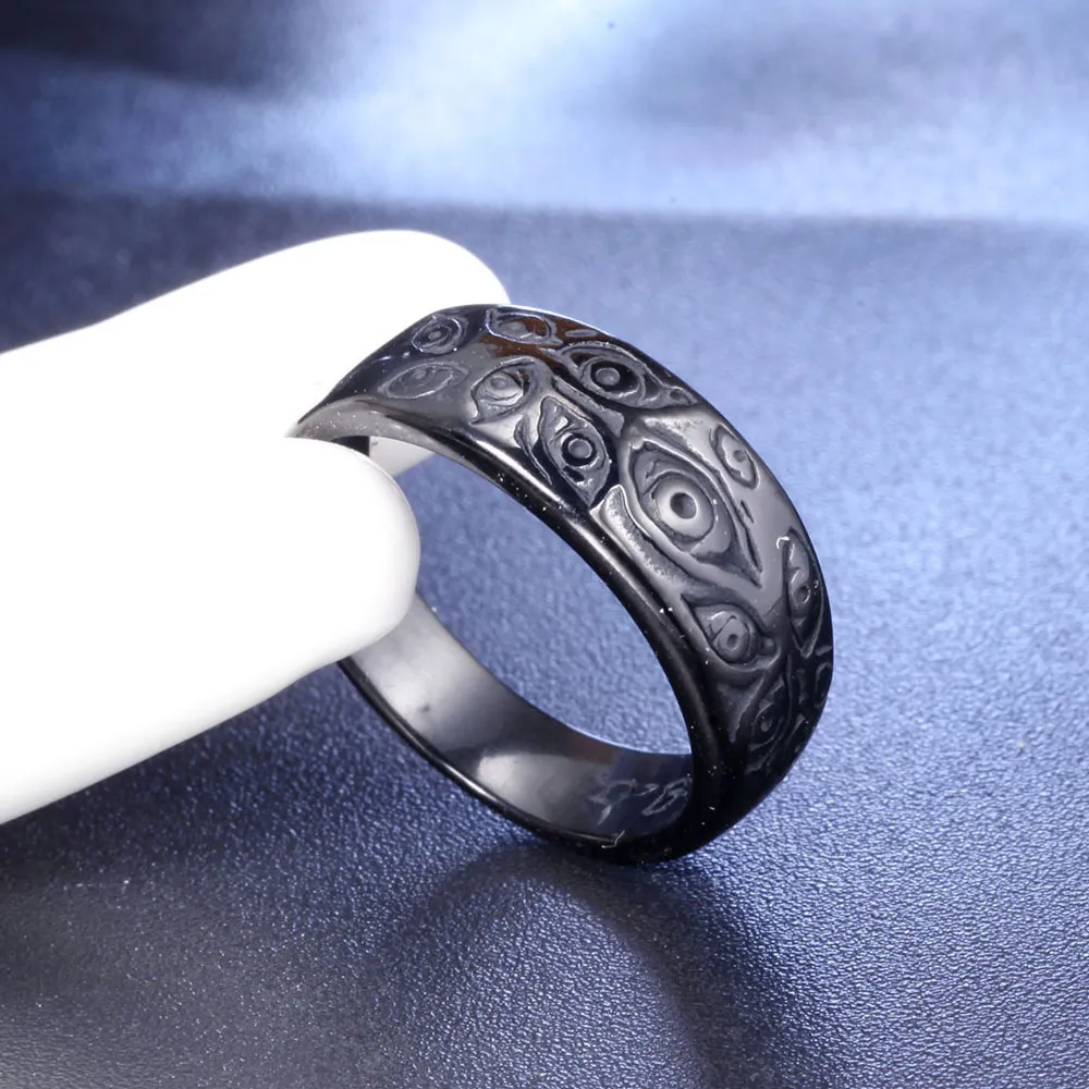 Black demon wedding ring | Honestweddingadvice.com