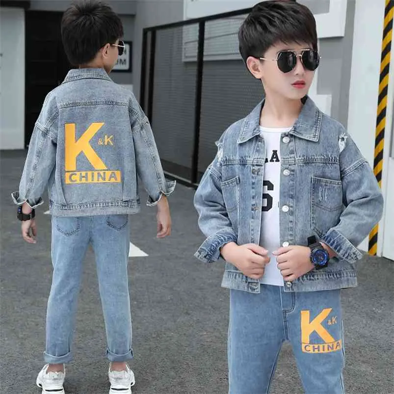 Vår höst baby pojke kläder set mode tonåring denim ljusblå rockar och djupa byxor koreanska barn jeans sport set 210622