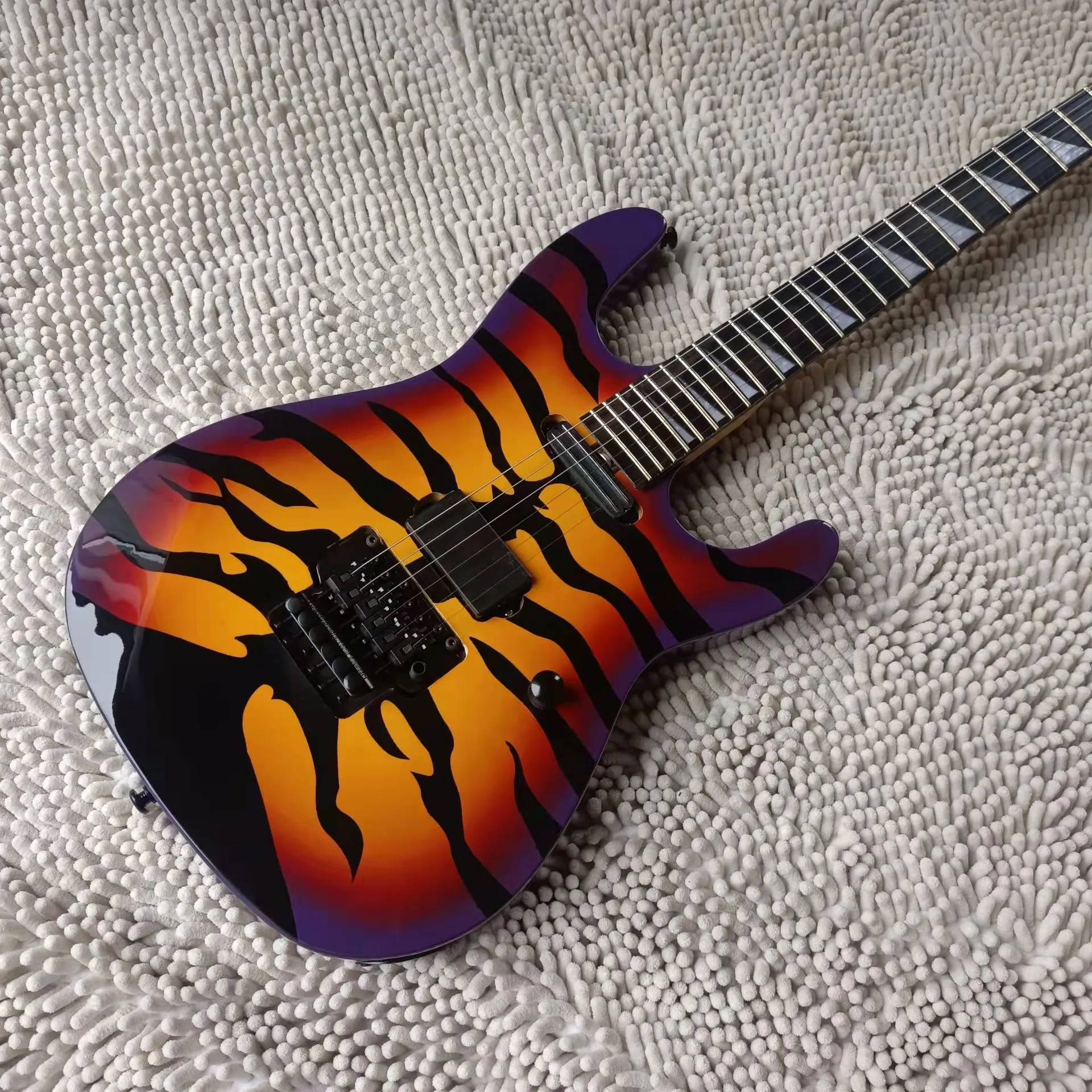 chitarra elettrica george lynch sunburst Tiger Stripe chitarra personalizzata super rara