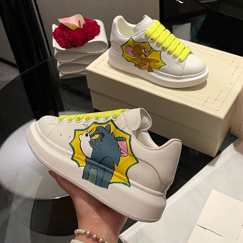 Ahorra a lo Grande en Compras al por Mayor de Zapatillas De Deporte De  Estrellas: Zapatillas De Moda De Cuero Pintadas A Mano, Zapatillas De