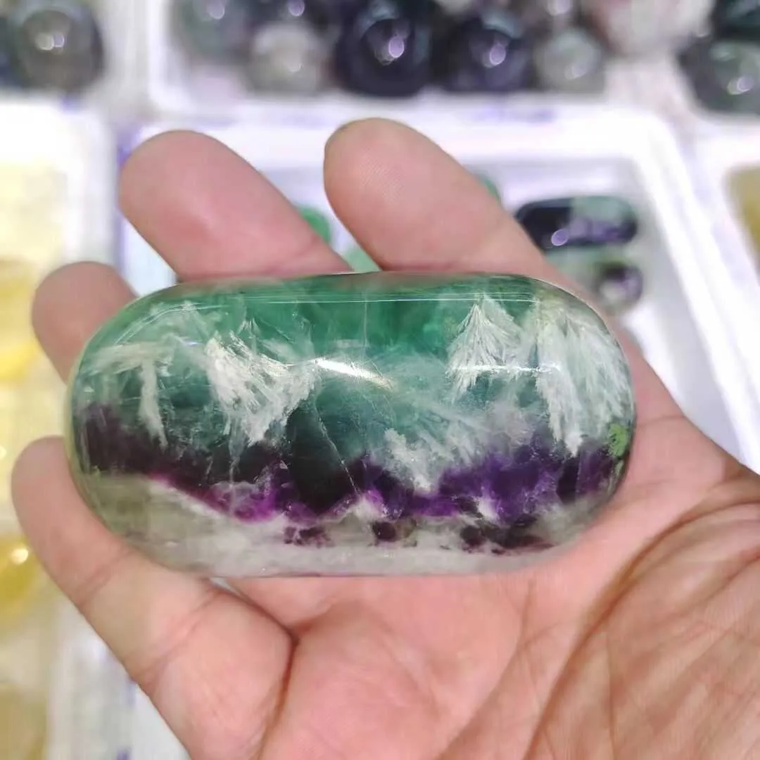 1 pièces naturelles relaxantes arc-en-ciel Fluorite pierres de palmier guérison Wicca cristaux et pierres précieuses pour les cadeaux et l'énergie H1015