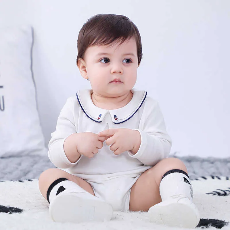 Witte baby romper geboren borduurwerk kleding lange mouwen peuter jongen boutique kleding baby zachte katoenen jumpsuit 210615