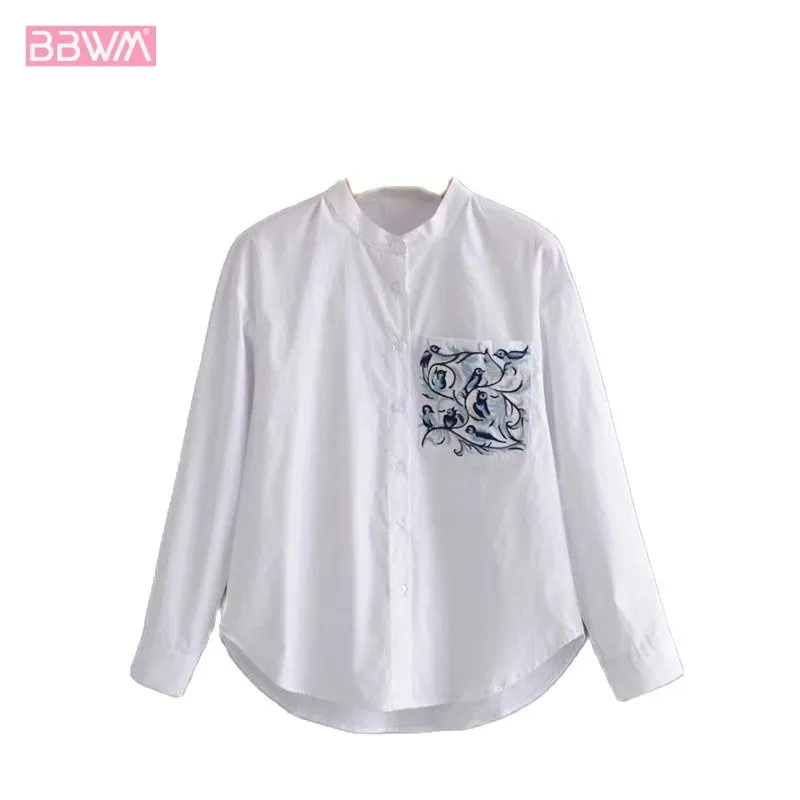 Vrouwen met zakmode prachtige borduurwerk met stand-up kraag lange mouwen T-shirt vintage witte chique vrouwelijke tops 210507