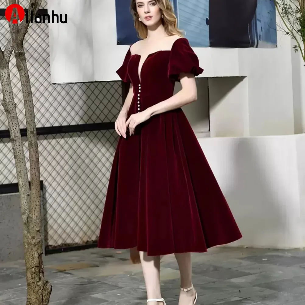 2022 New Years New Years High Low Burgundy Homecoming Dresses 벨벳 파티 이브 드레스 짧은 소매 차 길이 공식 무도회 가운 사용자 정의 만든 특별 행사 칵테일 드레스